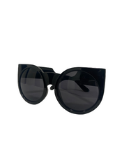 Load image into Gallery viewer, Wintour Shades